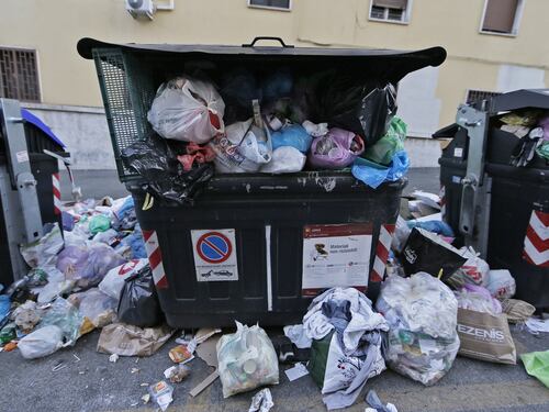 Nuovo piano rifiuti, Storace: il suicidio M5S per la sindaca Raggi su una montagna di rifiuti