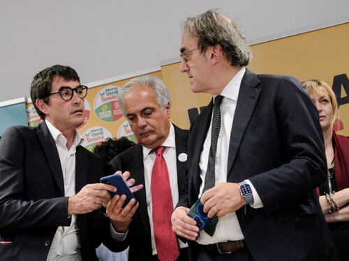 Salis fa litigare Avs: Bonelli contro Fratoianni. E il M5S punta ai "Verdi"