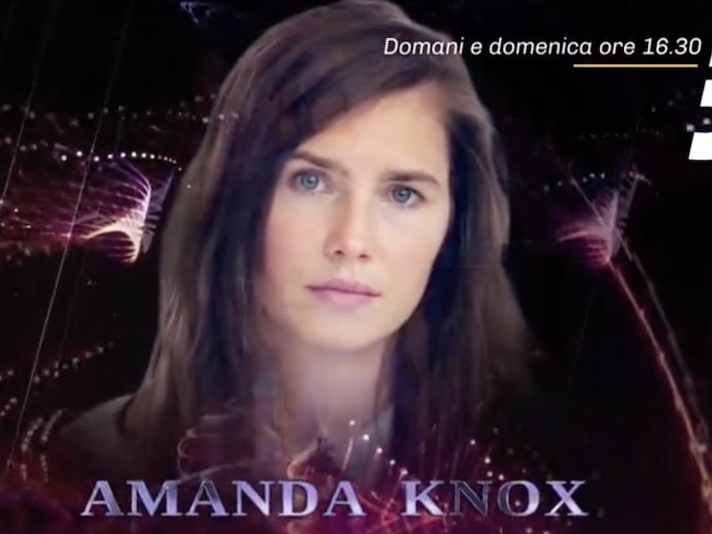 Amanda Knox a Verissimo: “Io e Meredith entrambe innocenti”. Polemica per il suo spettacolo teatrale