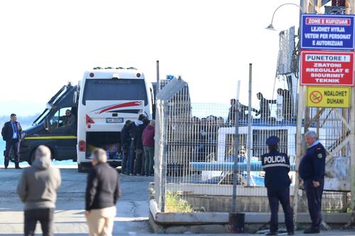 Il "maniaco del treno" e i predatori sessuali. Tutti liberati dai Cpr e tornati a delinquere