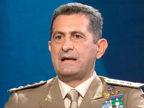 Vaccino mRna, clamoroso Grillo sul generale Figliuolo: lo corregge e ha pure ragione