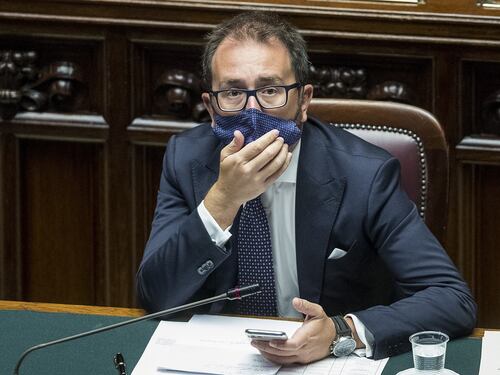 Salvini a processo, la politica si è definitivamente arresa a una magistratura screditata