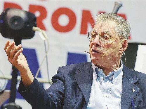 Umberto Bossi ricoverato a Varese dopo un malore in casa