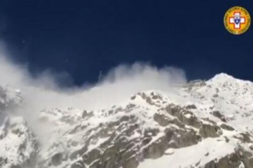 Valanga sul Monte Bianco, sciatori travolti in Valle d'Aosta