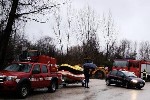 Automobilista non rispetta il divieto per l'allerta meteo. Muore travolto dal torrente