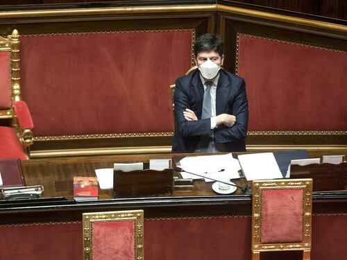 L'Italia torni a essere libera. Il governo gioca ancora al rinvio: non è più accettabile