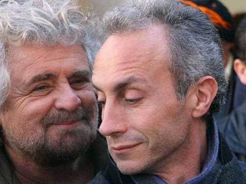 Beppe Grillo scaricato anche da Marco Travaglio. "Comportamento inaccettabile" la coltellata nero su bianco