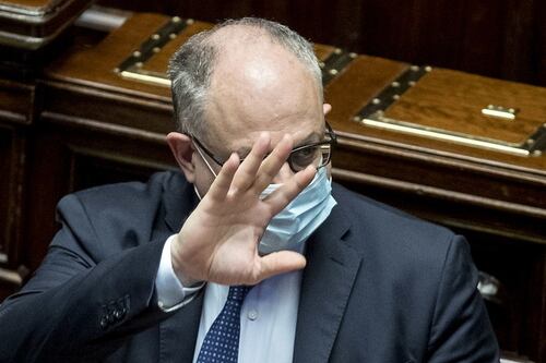 Tutti in fila alle banche: boom di prestiti, garanzie agevolate e stop ai mutui