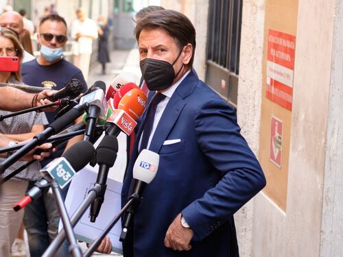La Rete boccia Giuseppe Conte: "Sei un infiltrato del Pd". I mal di pancia dopo l'accordo sulla giustizia
