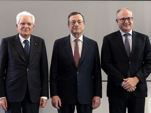 Gualtieri batte cassa a Draghi. Rifiuti e mobilità: servono soldi per Roma