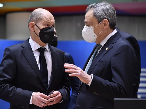 Stasera telefonata Draghi-Scholz, si cerca soluzione a ricatto russo sul gas
