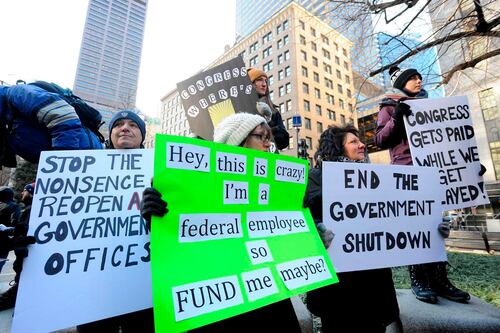 Shutdown più lungo della storia Usa, in 800mila senza paga