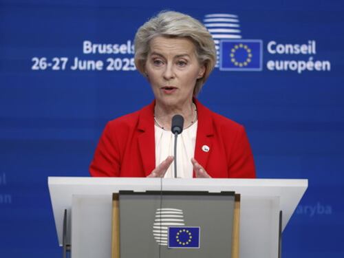 Ue, quel doppio binario di von der Leyen che serve solo alla sopravvivenza personale