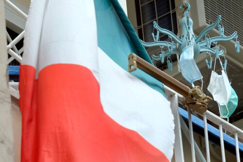 Guerra mascherine, Federfarma contro il commissario Arcuri: accuse vergognose, si scusi