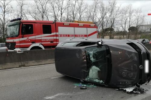 Schianto sulla Pontina, frontale sull'Ostiense. Feriti e rallentamenti