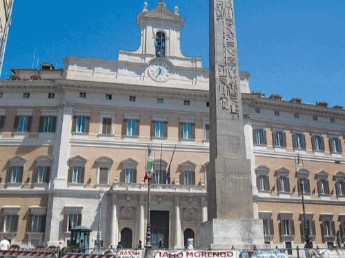 I soldi dei vitalizi per pagarsi gli uffici