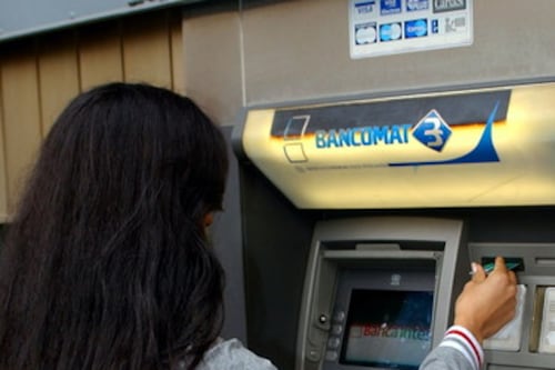 Conto corrente arancio, "chiudono i bancomat". La rivoluzione Ing fa tremare gli italiani