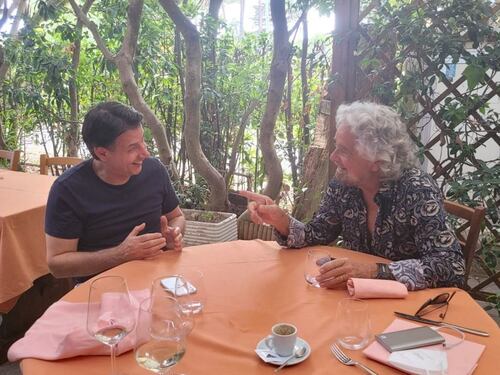 Pieno sostegno all'ex premier, Conte e Grillo a pranzo insieme