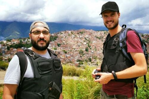 Rilasciato il giornalista italiano arrestato in Venezuela durante un servizio in carcere
