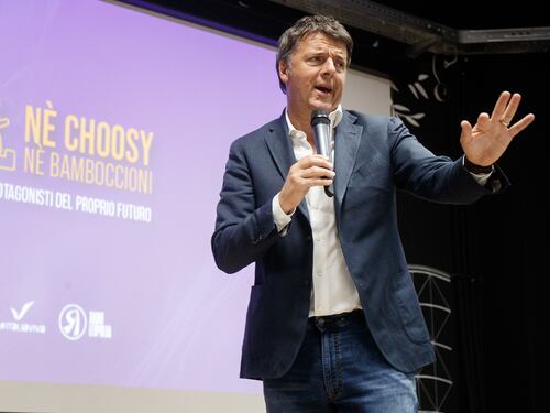 Matteo Renzi fa la guerra al reddito di cittadinanza