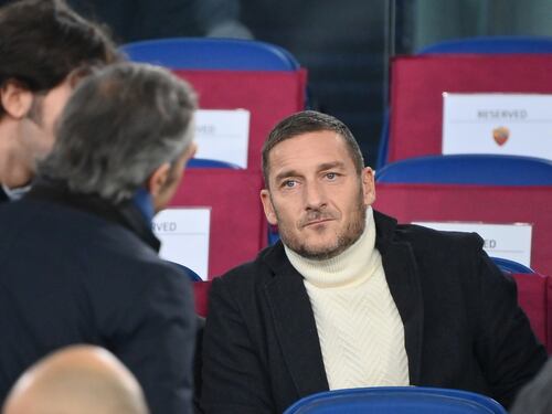 Striscia la notizia, il 'finto' Totti smentisce i tradimenti: "Ecco le bugie di Ilary"