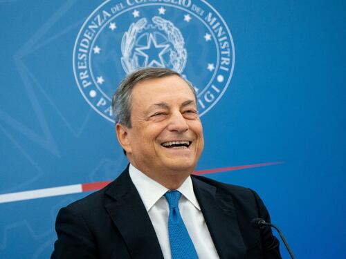 Ucraina, siluro di Draghi a Conte: “No alle armi e poi orgoglio per la controffensiva?”