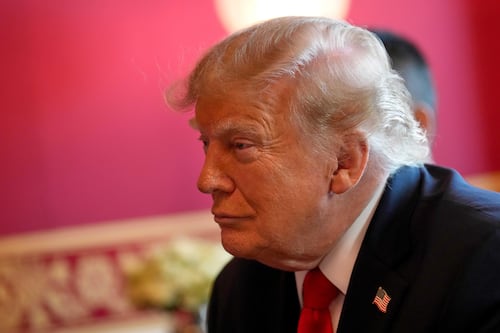 Iran, il no di Trump alla tregua. E Teheran temporeggia: “Ispettori nucleari? Troviamo accordo”