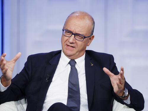 Valditara alla Commissione Ue: "Parificazione dei docenti precari sia estesa a forme di reclutamento"