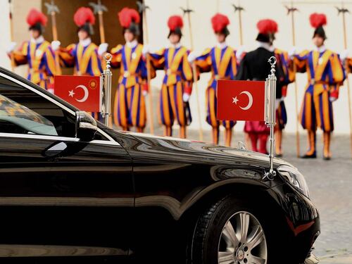 Roma blindata per Erdogan. Incontro a porte chiuse con il Papa