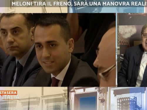Stasera Italia, Vittorio Sgarbi distrugge Luigi Di Maio: "Intollerabile che guadagni quei soldi"