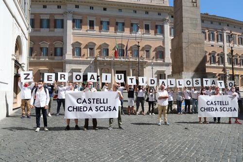Castelli chiedi scusa. L'assedio dei ristoratori a Montecitorio