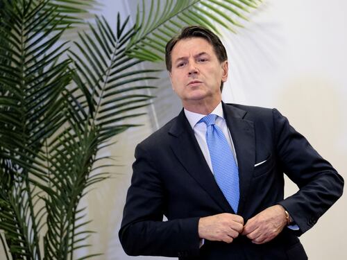 M5S e lo sballo di cittadinanza. L’ultima sparata di Conte: Cannabis di Stato per finanziare il Reddito