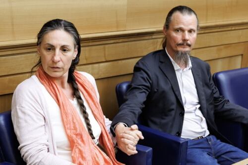 Famiglia nel bosco, la mamma "pronta a collaborare". L'intervista di Trevallion a Fuori dal coro