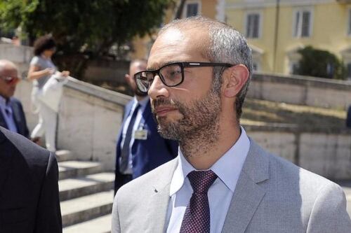 "Cozzolino è indagato". Ma il sindaco 5Stelle di Civitavecchia nega
