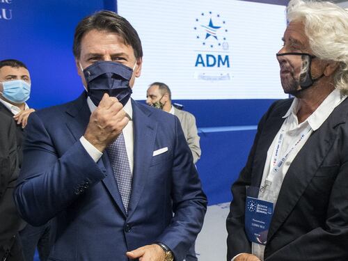 M5s, Giuseppe Conte al vertice a Roma con Beppe Grillo: cambia lo Statuto