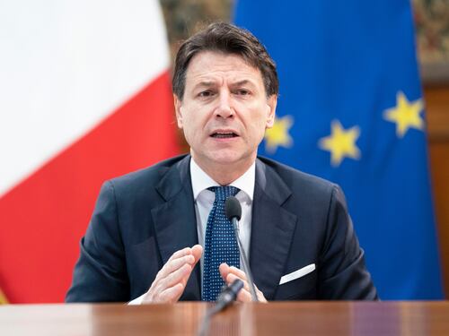 Ecco il decreto "Cura Italia". Ma Conte ammette: "Non basterà". Alla sanità solo 3,5 miliardi