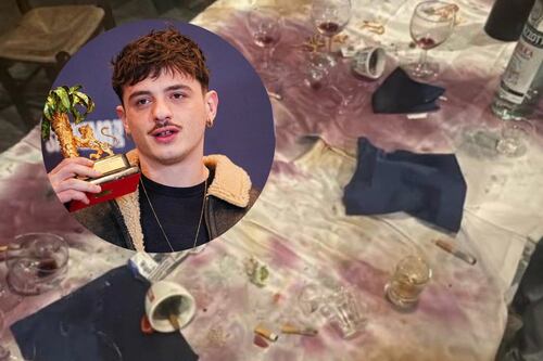 Olly nella bufera: sigarette, vino rovesciato e bottiglie rotte al ristorante. La foto che lo inchioda