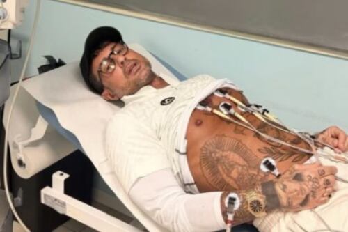 Fabrizio Corona, il ricovero per una "grave infezione" e le dimissioni. Dove lo aspettano lunedì...