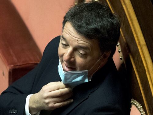 Renzi non scolla il Pd dai 5Stelle. Le manovre segrete per il nuovo centro