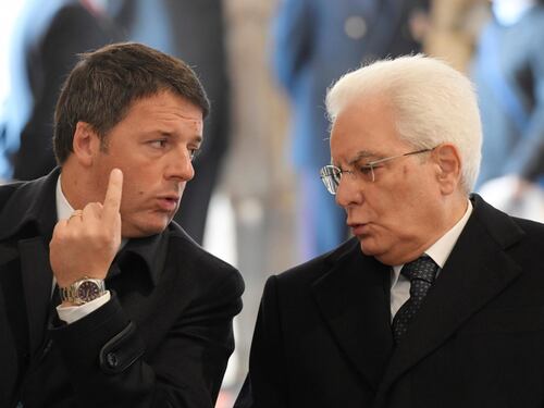 Al via le consultazioni, Mattarella al lavoro ma Renzi non vuole il bis
