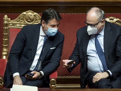 Roma, "appoggio a Gualtieri sindaco". Pronto l'accordo M5S-Pd: così Conte prenota la Camera
