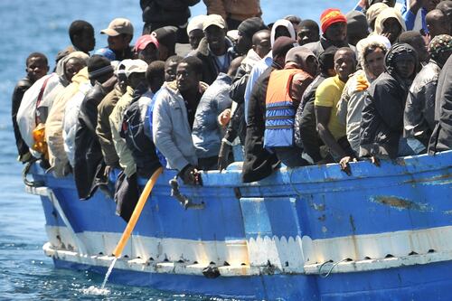 L'allarme dei servizi segreti: italiani esasperatiCresce il rischio di rivolte anti-immigrati