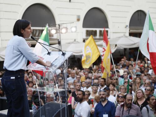 Pd e M5S, la piazzetta vuota li divide. Renzi prova il nuovo centro con Rutelli