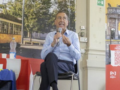 La Repubblica di Salà: il sindaco si barrica. Il Pd gli rinnova la fiducia ma il M5S chiede le dimissioni