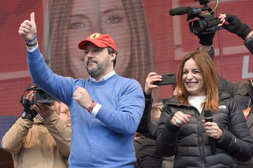 Salvini strappa la piazza alle Sardine. A Bibbiano vince la Lega