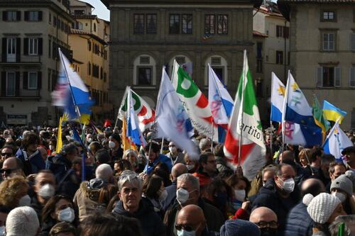 A sinistra scoppia la lite per fare il leader dei cespugli centristi