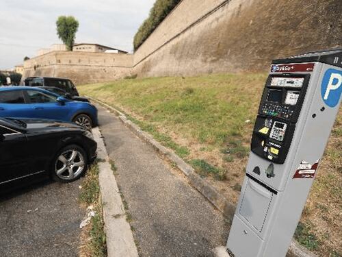 Supermulta alla Raggi per i parcometri-spia