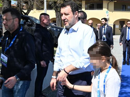Salvini, insulti pesantissimi alla figlia Mirta. "Clima d'odio intollerabile"
