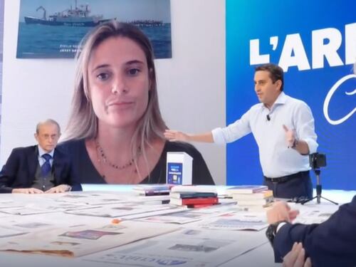 Ong, scontro in diretta tra Alemanno e Fassino: "Fammi parlare" "Fatto storico"