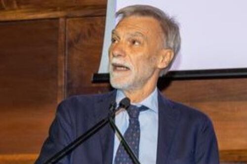 Pd, Delrio fa la corte ai cattolici. E il "campo largo" si spacca prima ancora di cominciare